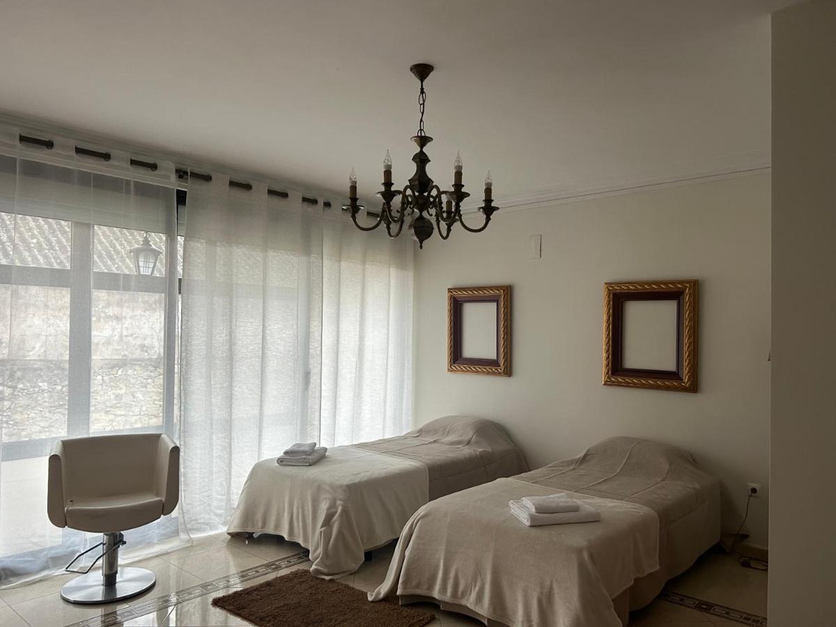Alojamento Santa Catarina Hotel Alenquer Bagian luar foto